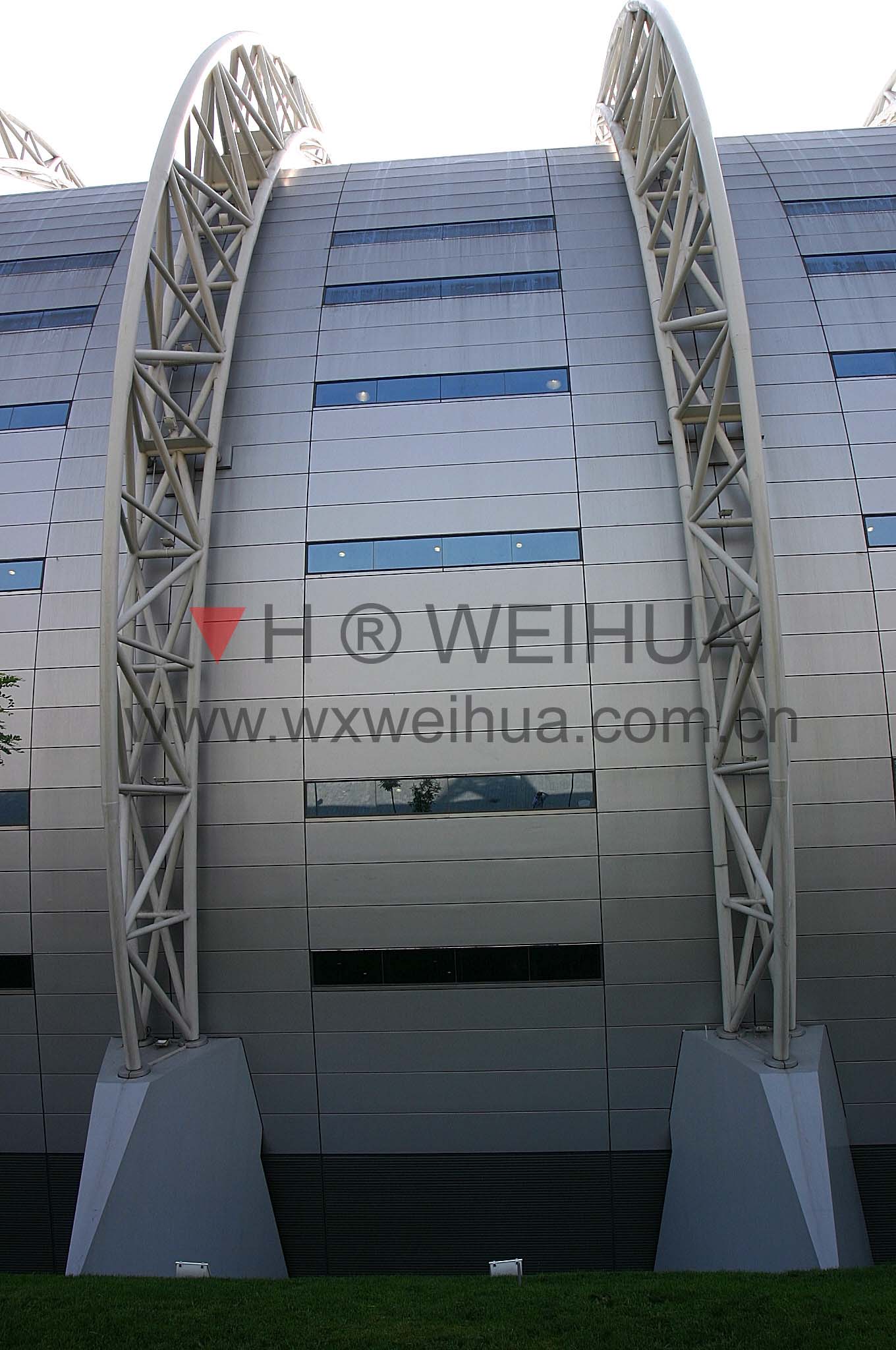 金屬幕墻板現(xiàn)代建筑的時(shí)尚選擇